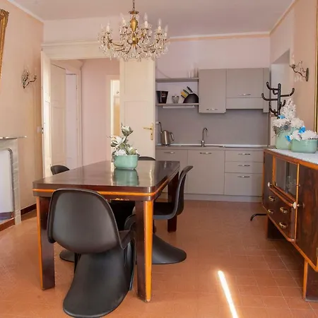 Bed & Roses Meni 아파트 라모라