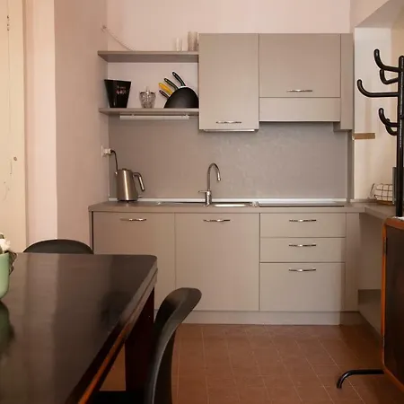 아파트 Bed & Roses Meni